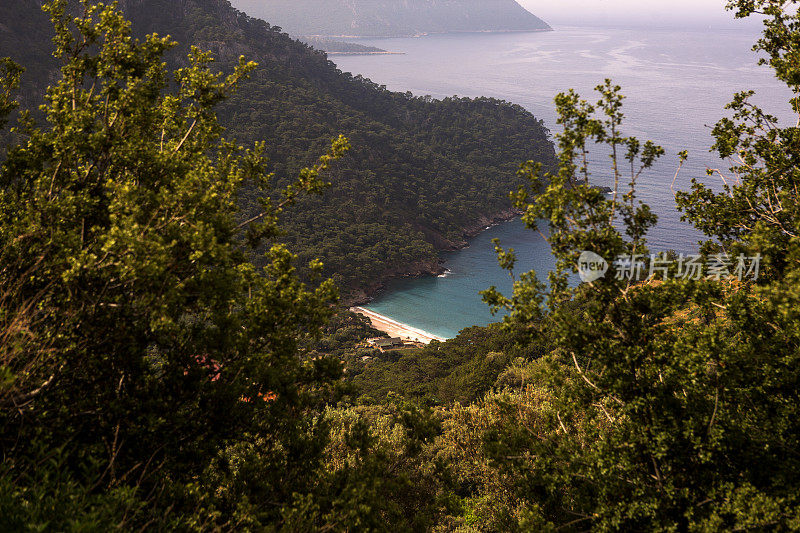 土耳其fethiye mugla附近地中海海岸著名的天然卡巴克海滩